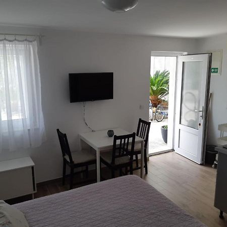 Apartments Kule Брела Екстериор снимка