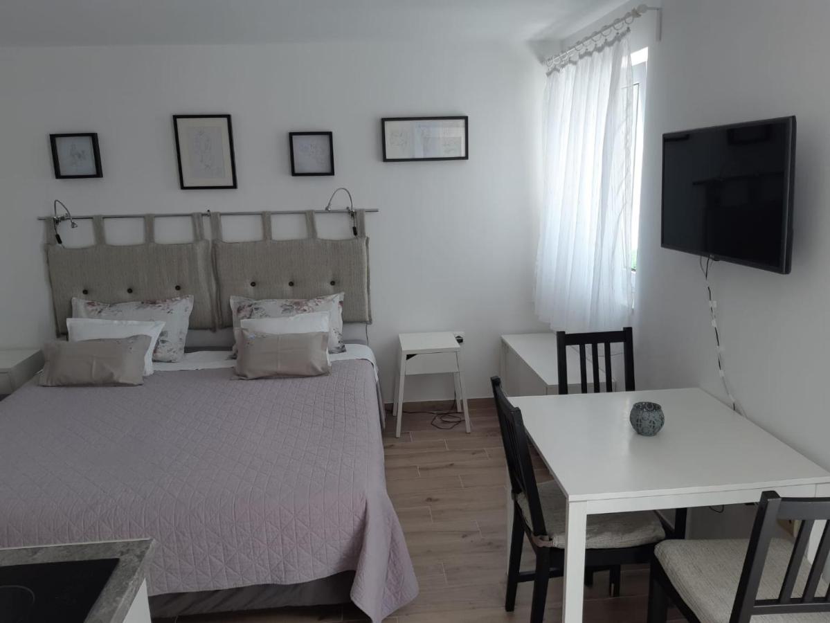 Apartments Kule Брела Екстериор снимка