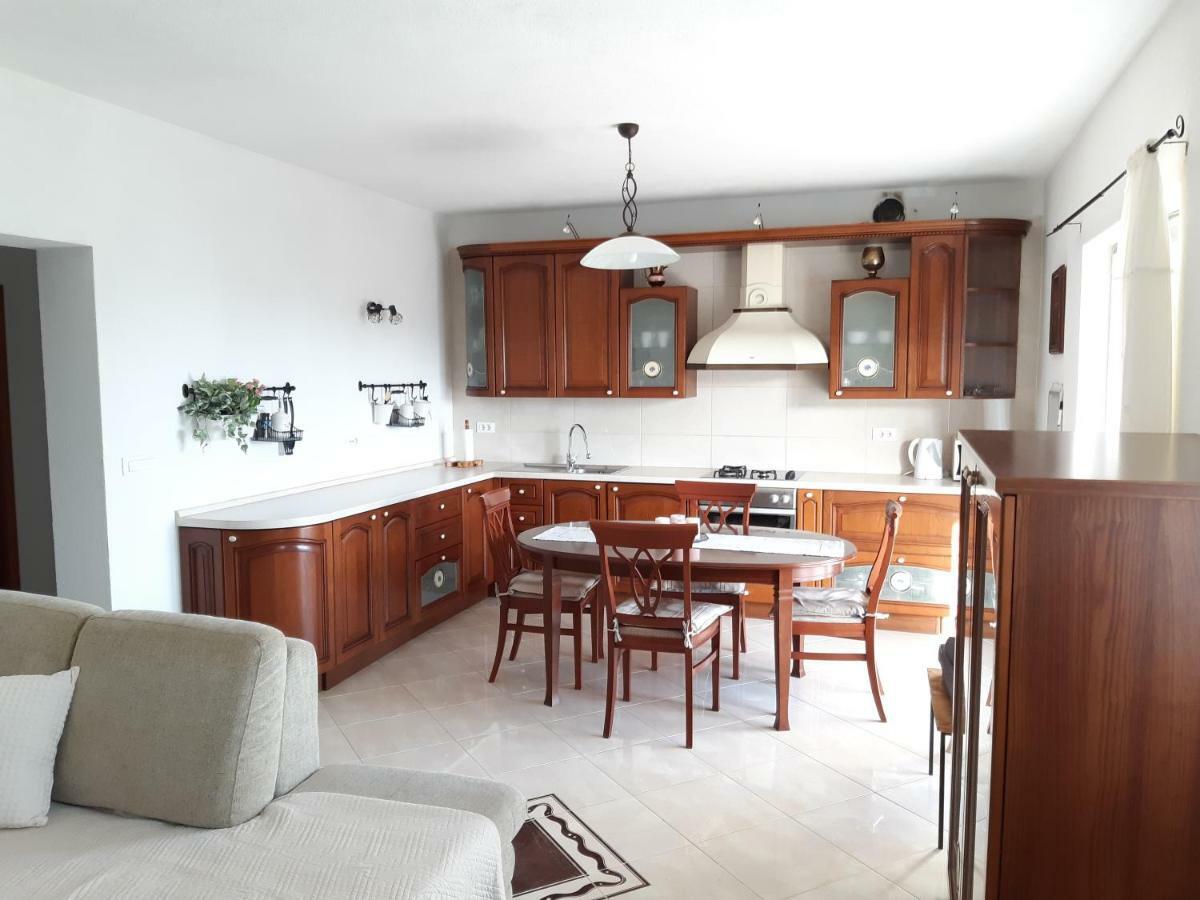 Apartments Kule Брела Екстериор снимка