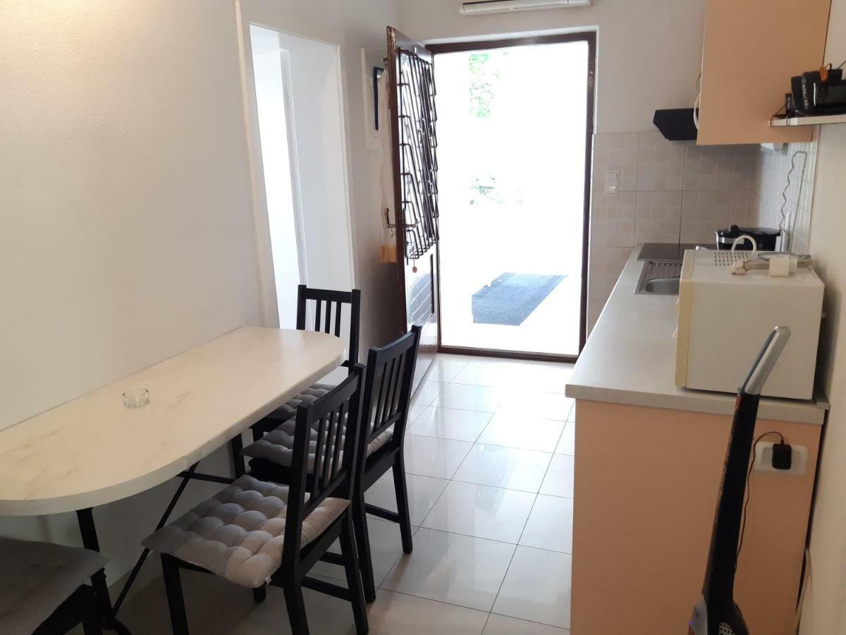 Apartments Kule Брела Екстериор снимка